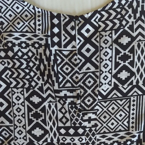 Faded Glory High Low Sleeveless Top XL Black White Pattern - Picture 6 of 14